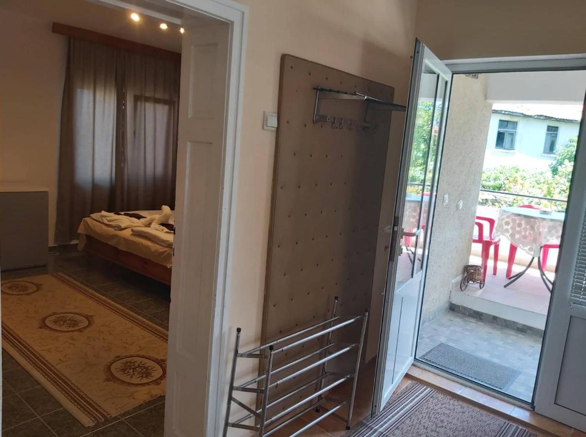 Guest Rooms Grudovi Obzor Εξωτερικό φωτογραφία