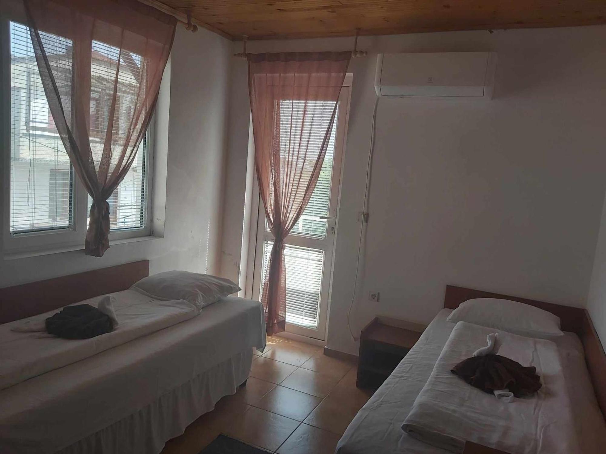 Guest Rooms Grudovi Obzor Εξωτερικό φωτογραφία